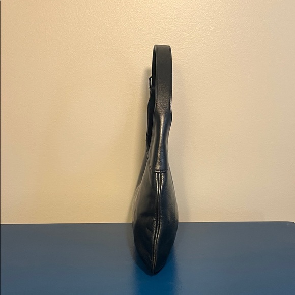 Vintage Banana Republic Classic Black Leather Shoulder Bag - Picture 4 of 16